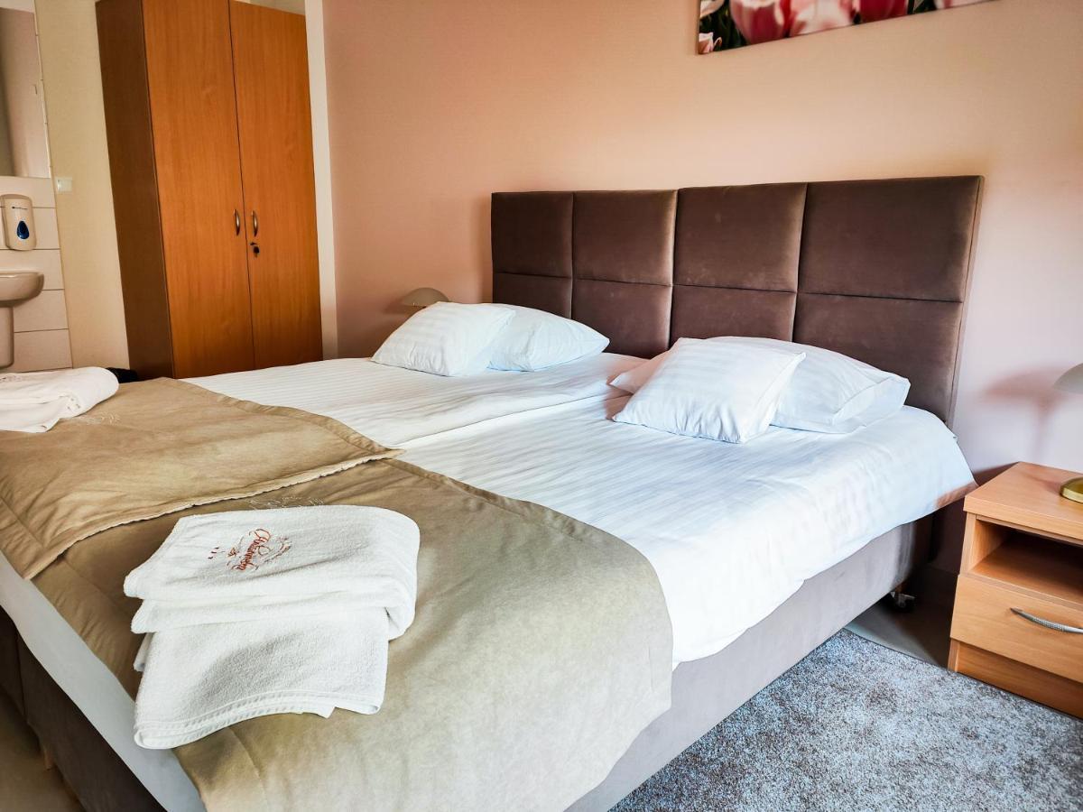 Antoninska & Hotel 3*